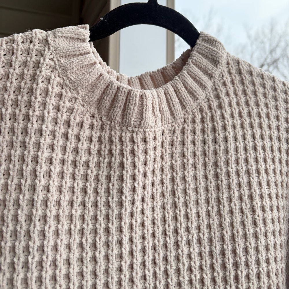 🆕 Pink Rose Blush Chenille Waffle Knit Oversized Sweater XS Cozy Ribbed Hem Chic - Picture 9 of 17